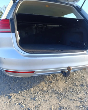 Volkswagen Passat cena 55555 przebieg: 195000, rok produkcji 2015 z Lubin małe 254
